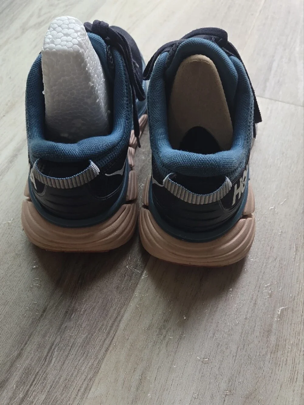 Hoka One One responsive women